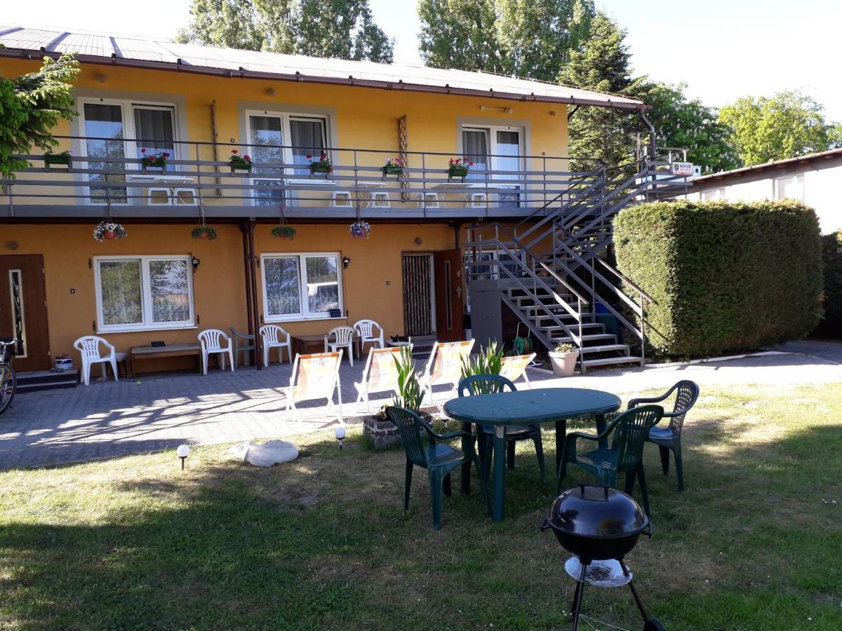 Bed and Breakfast Dom Joanna Дзівнув Екстер'єр фото